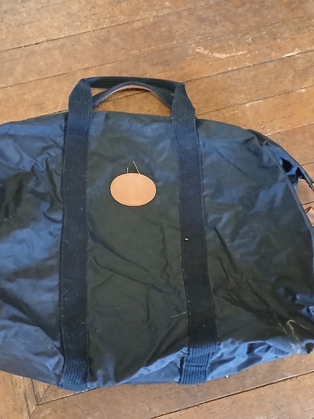 Share Womens Black Over Night Tote Bag - 15" x 19" x 7"